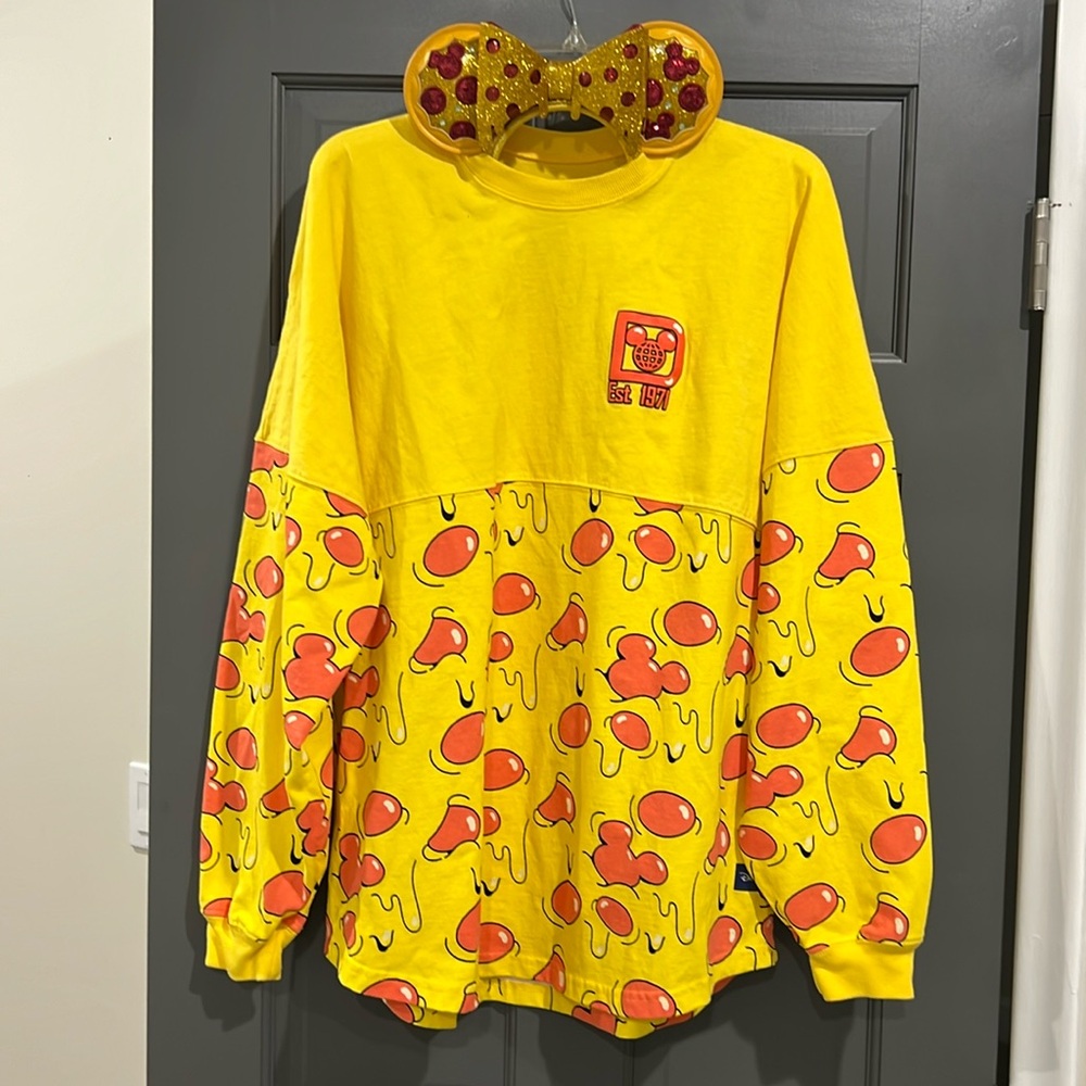 Disney Mickey pizza spirit jersey and ears size XL worn once great condition